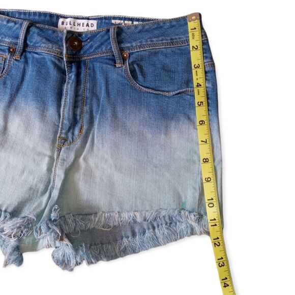 ❤️SALE! PRICE FINAL!❤️ BULLHEAD HIGH RISE CUT-OFF JEAN SHORTS Size 4 - Picture 5 of 8